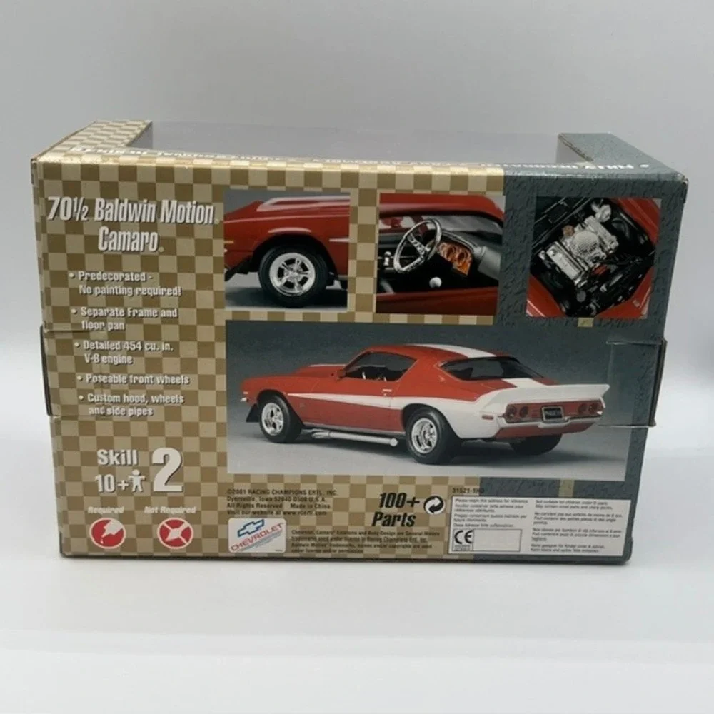 AMT ProShop 70 1/2 Baldwin Motion Camaro 1:25 Scale Model Kit 31521 Red White